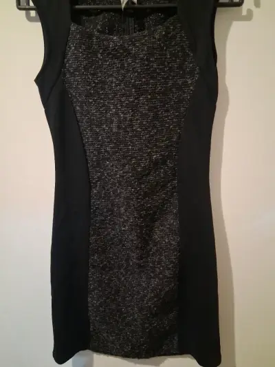 Vestido ajustado negro y gris con diseño elegante - miniatura 3