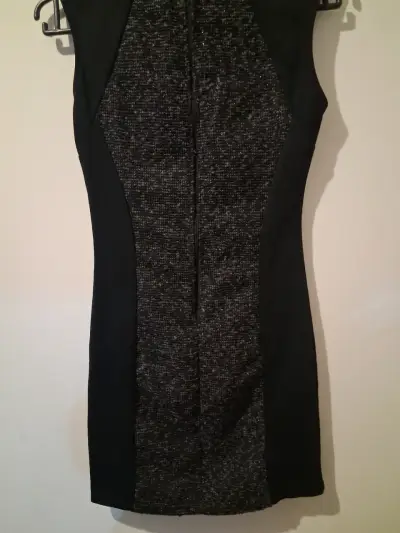 Vestido ajustado negro y gris con diseño elegante - miniatura 6