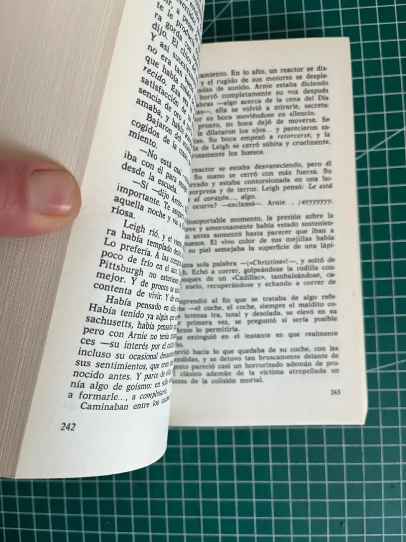 Libro 'Christine' de Stephen King en español - 2