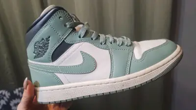 Zapatillas Air Jordan 1 Mid smoke jade - miniatura 1