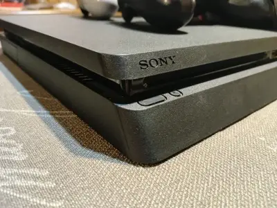 Consola PS4 con dos controles y juegos incluidos - miniatura 2