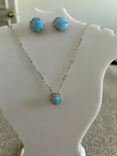 Conjunto de joyería con ópalo azul - miniatura 3