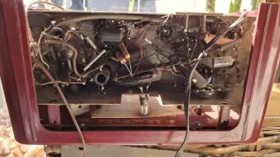 Radio antigua de madera estilo vintage - miniatura 5