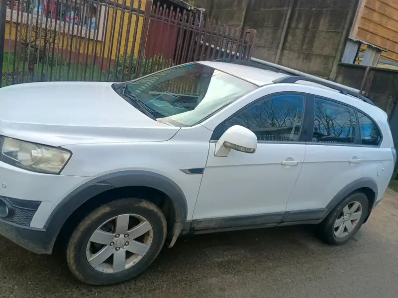 Chevrolet Captiva 2012SUV Blanco en Buen Estado - 2