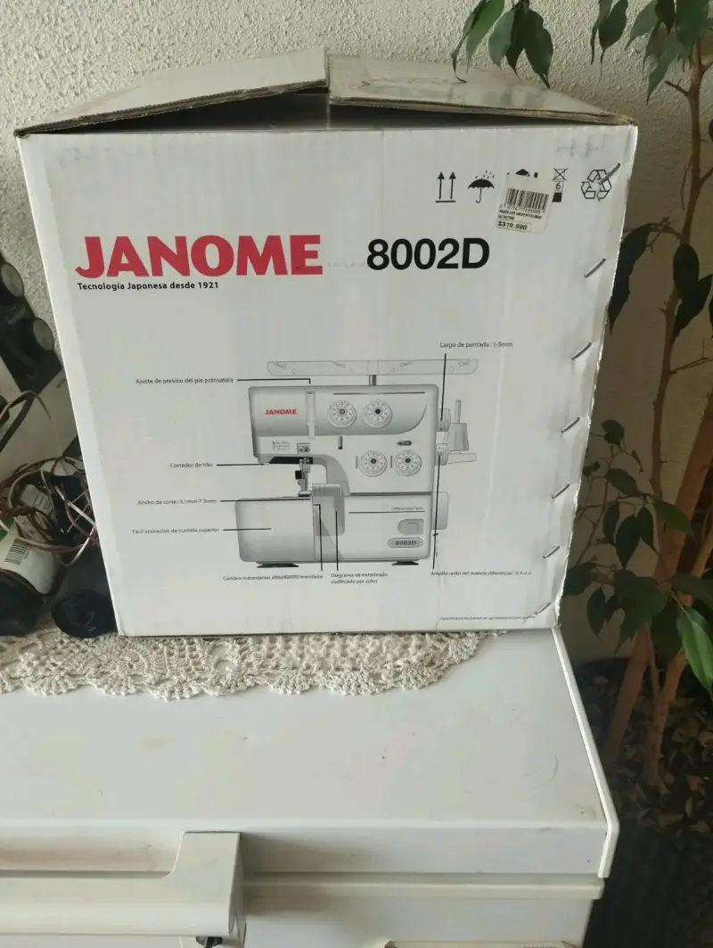 Máquina Overlock Janome 8002D para Costura