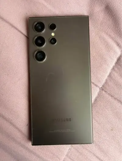 Samsung Galaxy S24 Ultra en excelente estado - miniatura 4