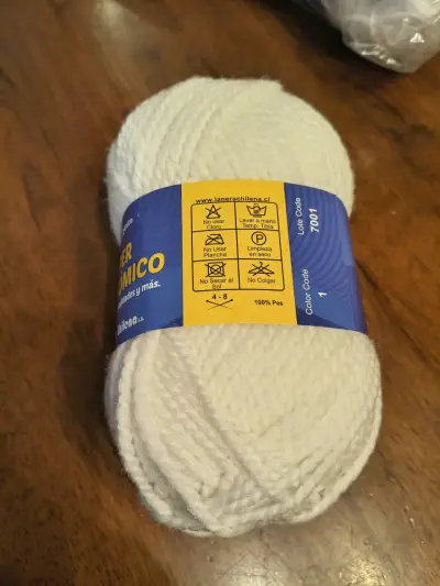 Ovillo de lana blanca Reginella 100g - miniatura 2