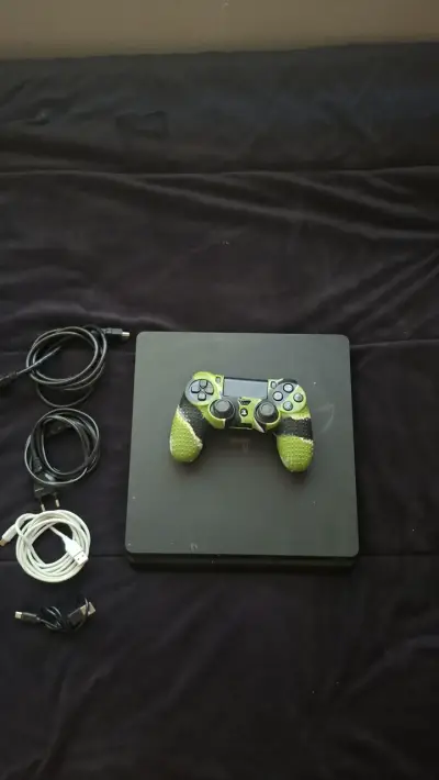 Consola PlayStation 4 Slim con control y cables - miniatura 1