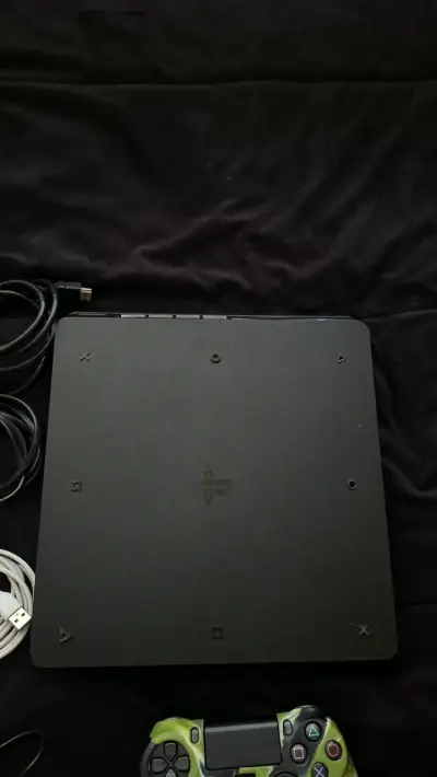 Consola PlayStation 4 Slim con control y cables - miniatura 3