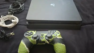 Consola PlayStation 4 Slim con control y cables - miniatura 5