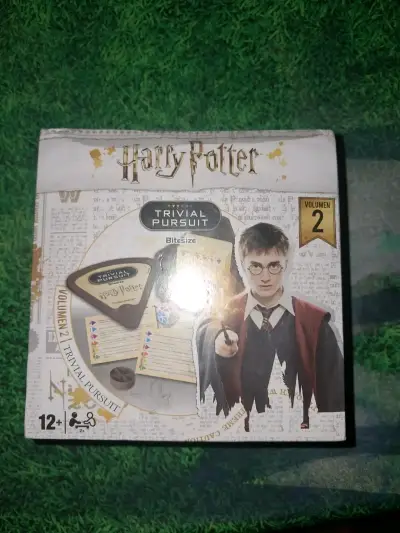 Juego de mesa Trivial Pursuit Harry Potter Volumen 2 - miniatura 2
