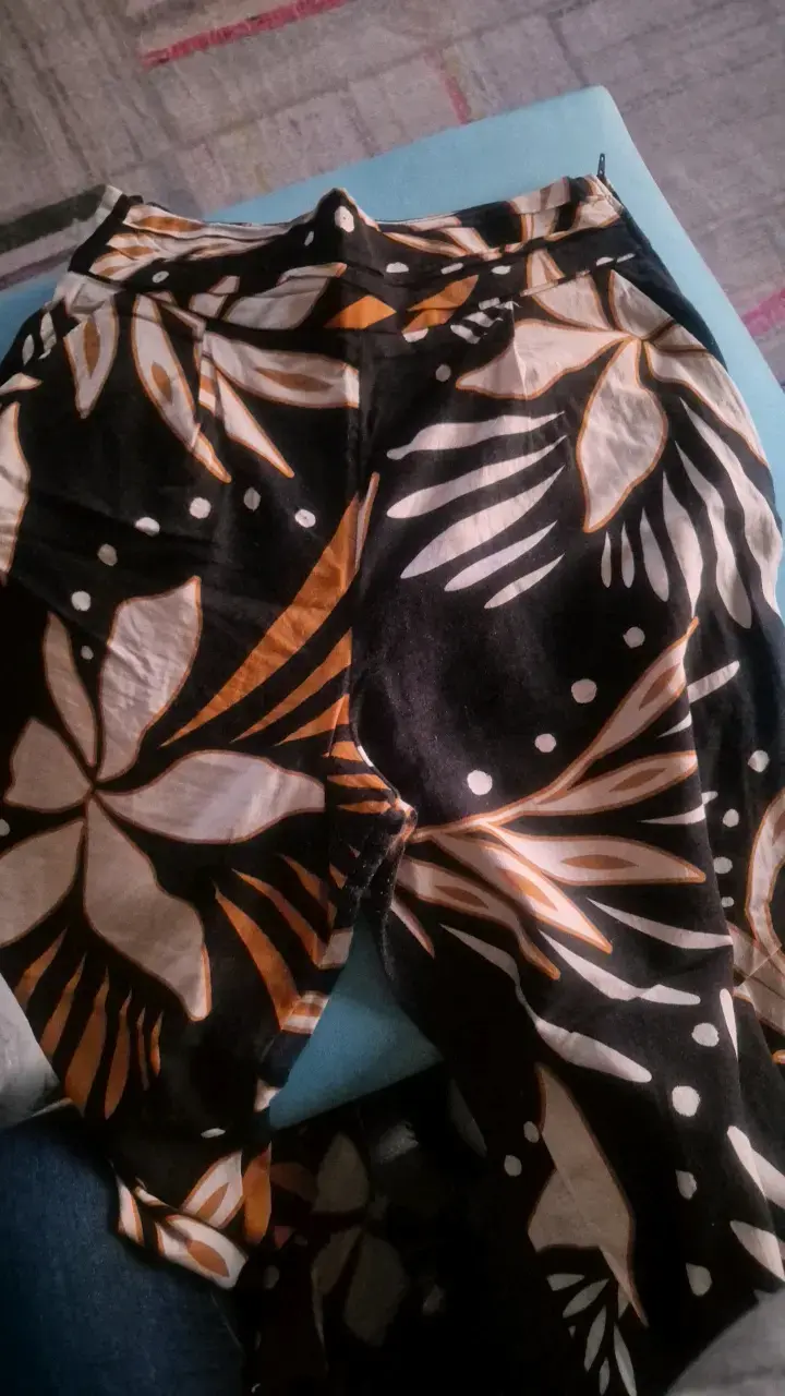 Pantalones estampados florales Studio - 1