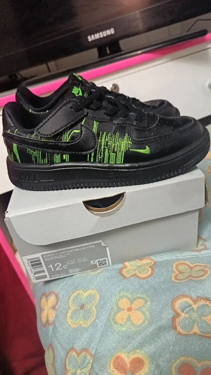 Zapatillas Nike Air Force 1 Low Negras y Verdes