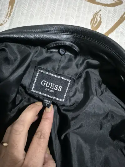 Chaqueta de cuero Guess con cuello desmontable - miniatura 3