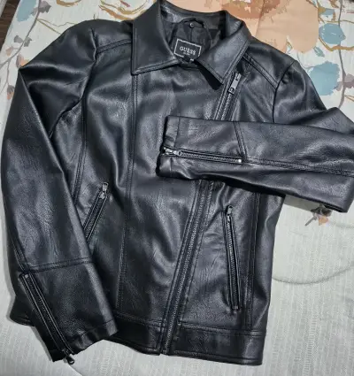 Chaqueta de cuero Guess con cuello desmontable - miniatura 4