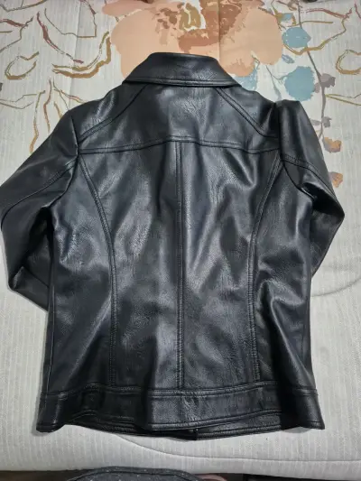 Chaqueta de cuero Guess con cuello desmontable - miniatura 5
