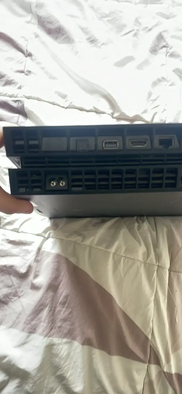 Consola PlayStation 4 con control incluido - 3