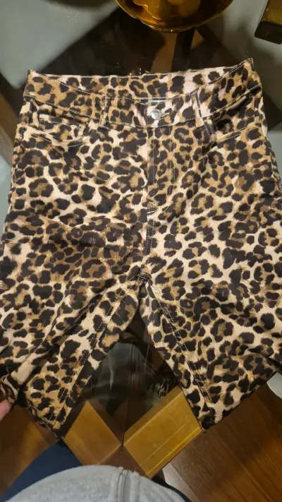 Shorts de mezclilla con estampado animal print - miniatura 1