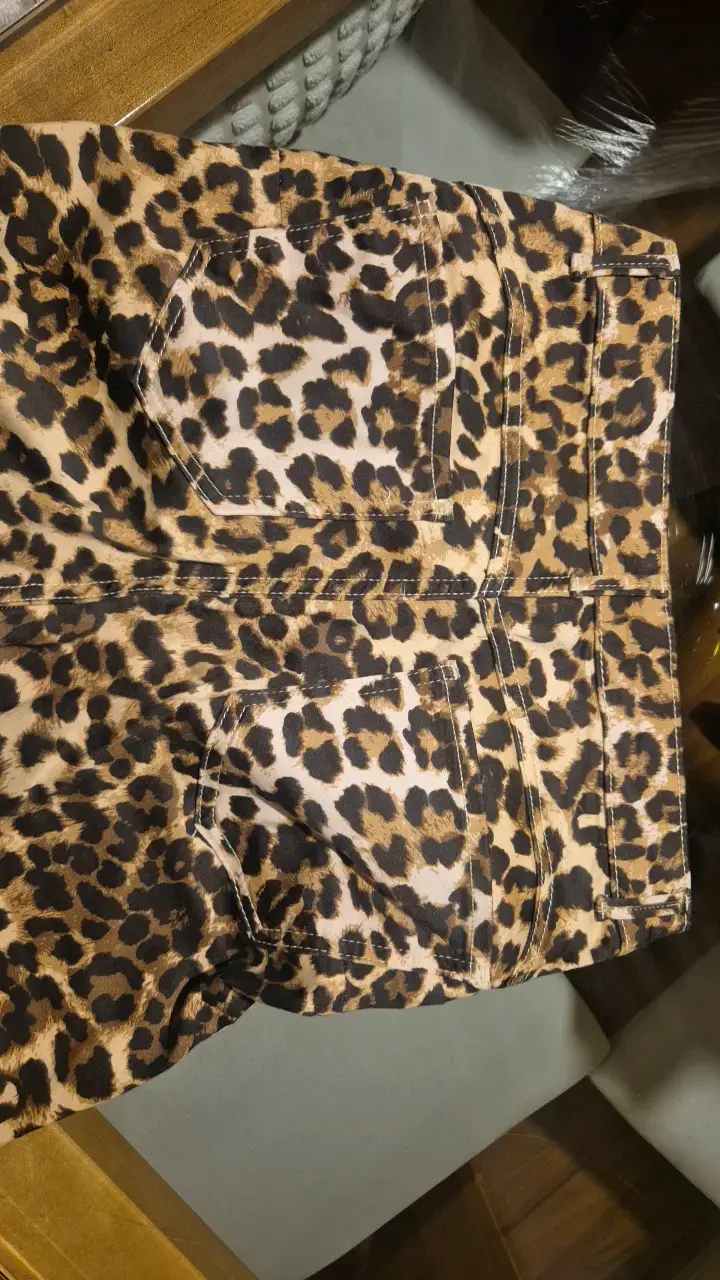 Shorts de mezclilla con estampado animal print - 3