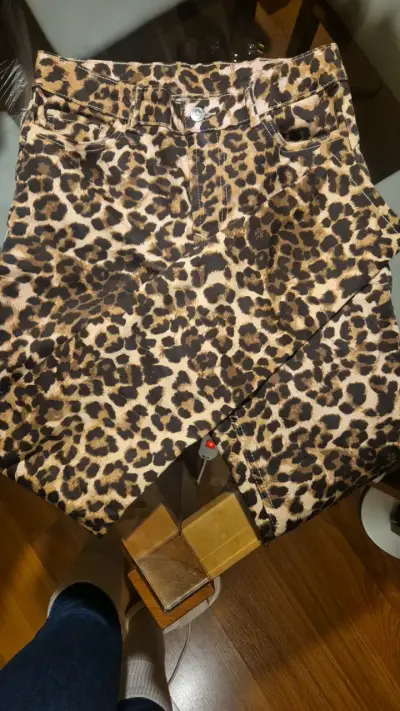 Shorts de mezclilla con estampado animal print - miniatura 4