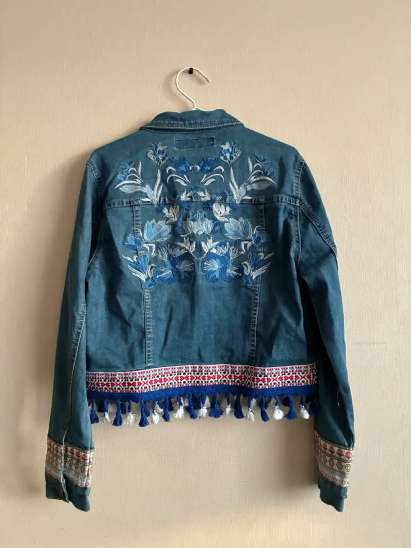 Chaqueta de mezclilla con bordados y flecos Wados - 2