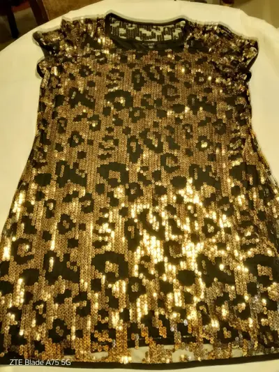 Vestido de lentejuelas doradas para fiesta - miniatura 6