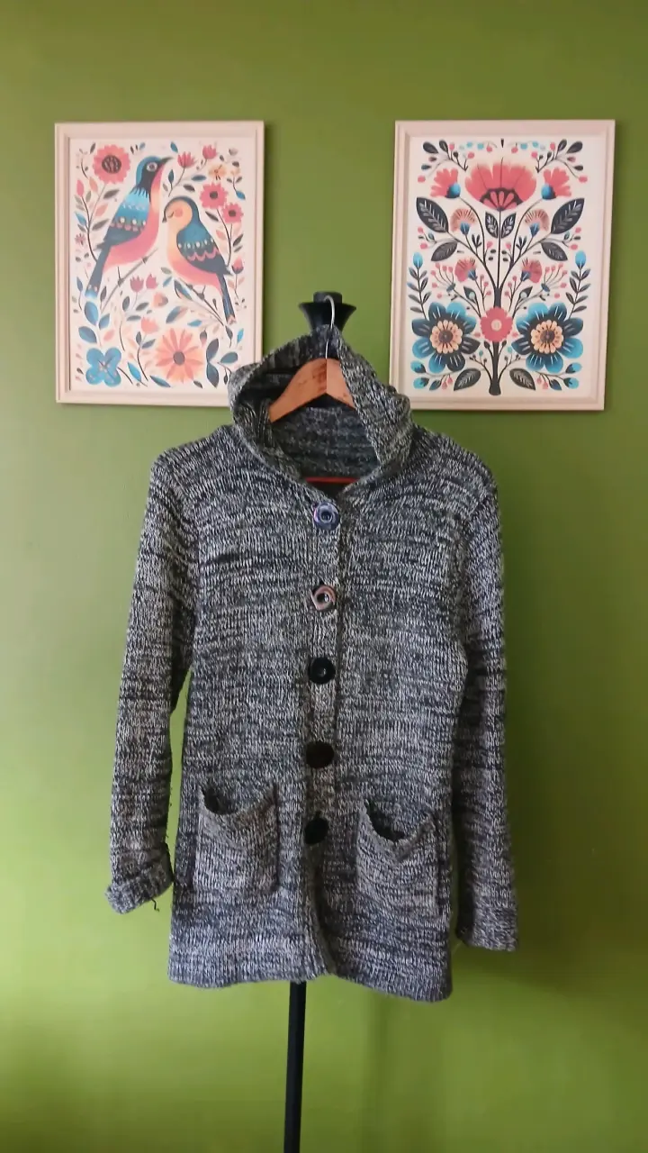 Suéter lana gris con capucha - 1