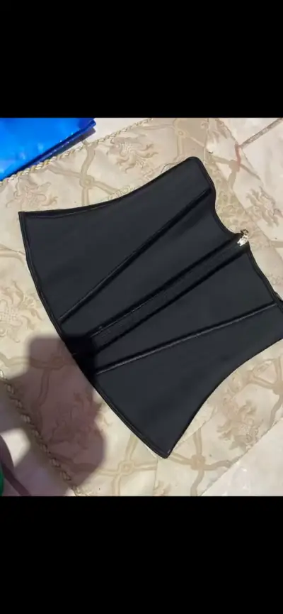 Corset moldeador negro con cierre - miniatura 1
