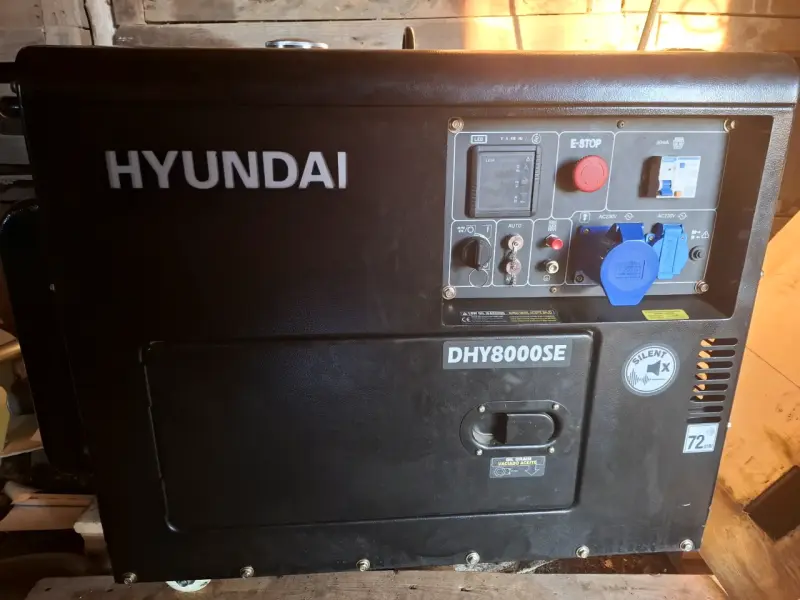 Generador eléctrico Hyundai DHY8000SE silencioso - 1