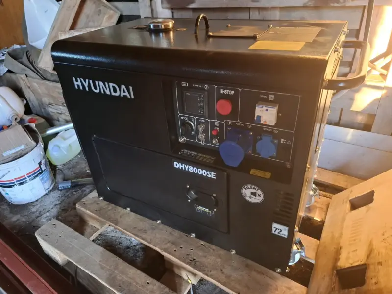 Generador eléctrico Hyundai DHY8000SE silencioso - 4