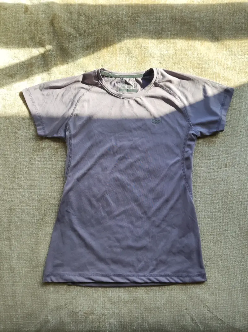 Polera deportiva morada Lippi Mujer