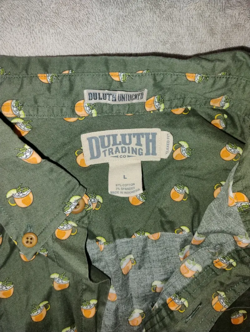 Camisa Verde Duluth Trading estampado cocktail - 2
