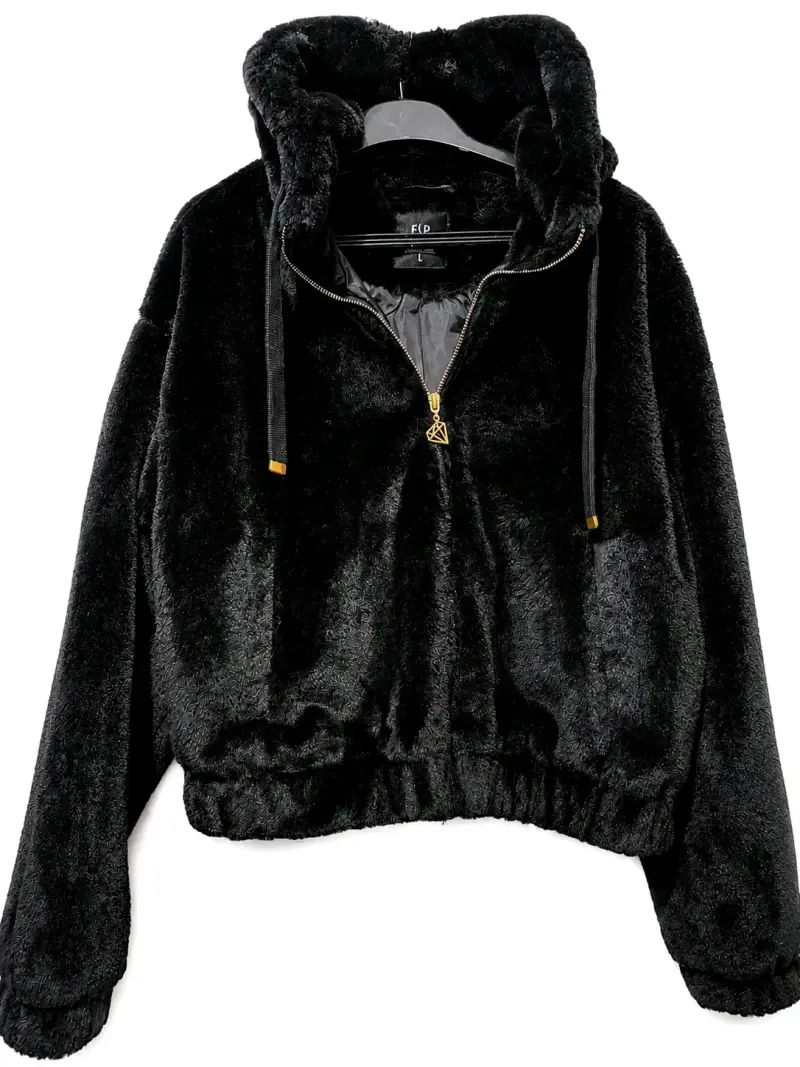 Chaqueta negra con capucha talla L