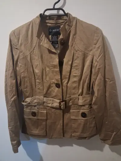 Chaqueta beige con cinturón - miniatura 1