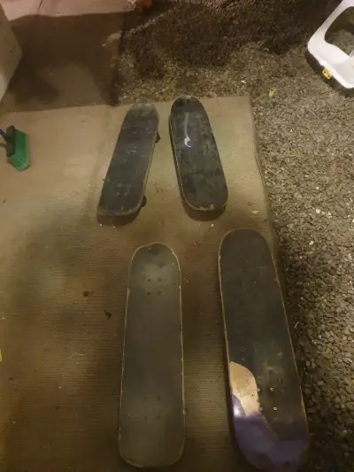Lote de 4 skateboards - miniatura 2