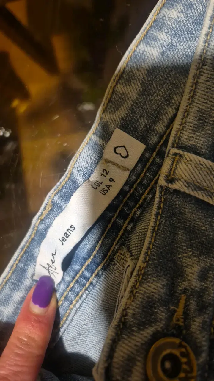 Jeans cortos de mezclilla azul con bolsillos - 3