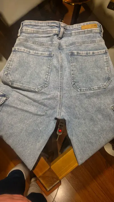 Jeans cortos de mezclilla azul con bolsillos - miniatura 6