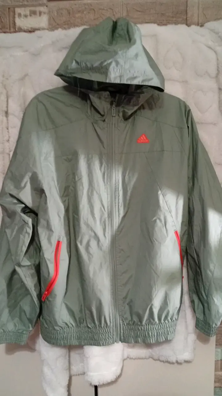 Chaqueta cortaviento verde Adidas con capucha - 3