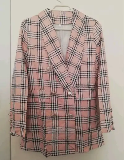 Blazer de cuadros rosa para mujer - miniatura 3