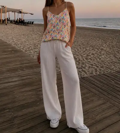 Blusa de tirantes estampada floral para mujer - miniatura 1
