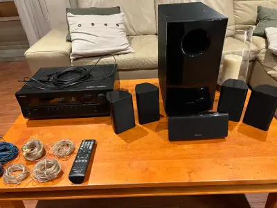Sistema de sonido Onkyo con subwoofer y parlantes - miniatura 1