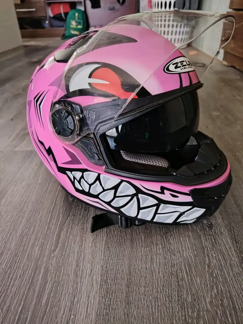 Casco de moto Zeus rosa con diseño gráfico - 3