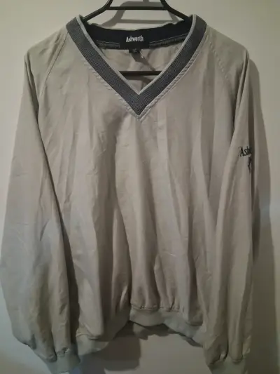 Cortaviento Ashworth gris con cuello en V - miniatura 4