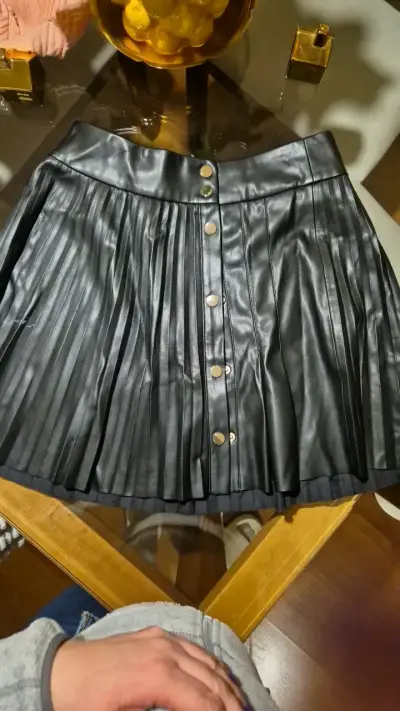 Falda plisada de cuero sintético negra Zara - miniatura 1