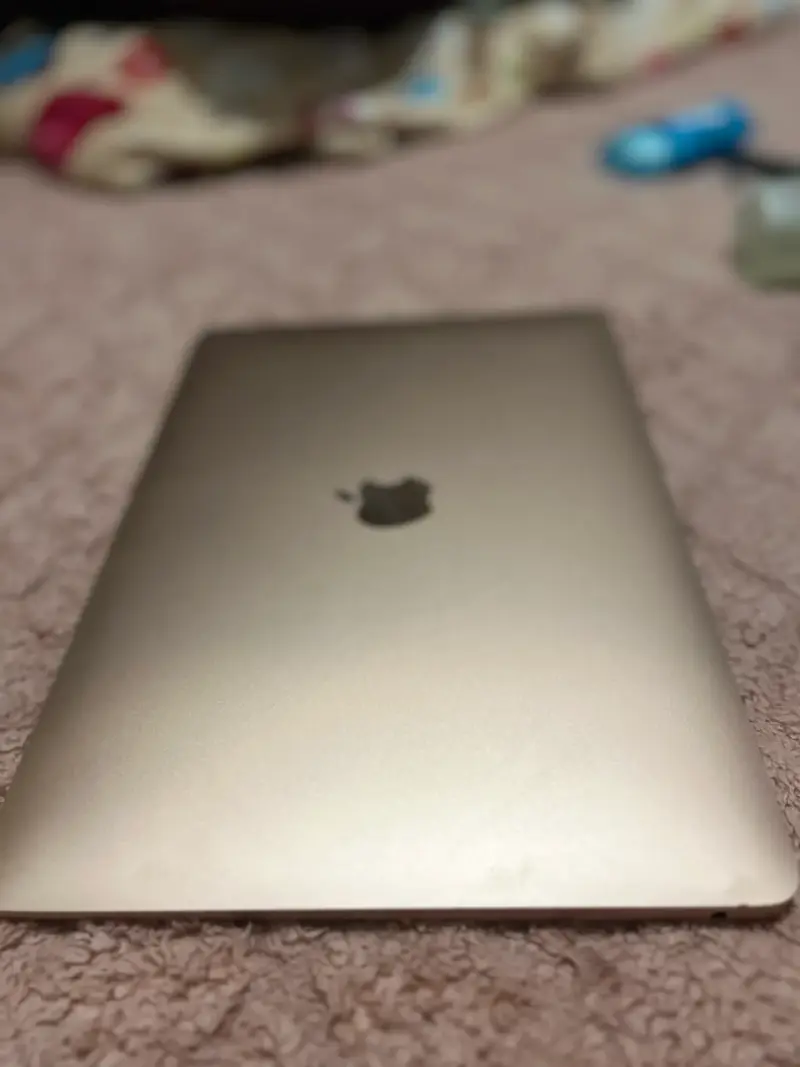 MacBook Air dorado - 3