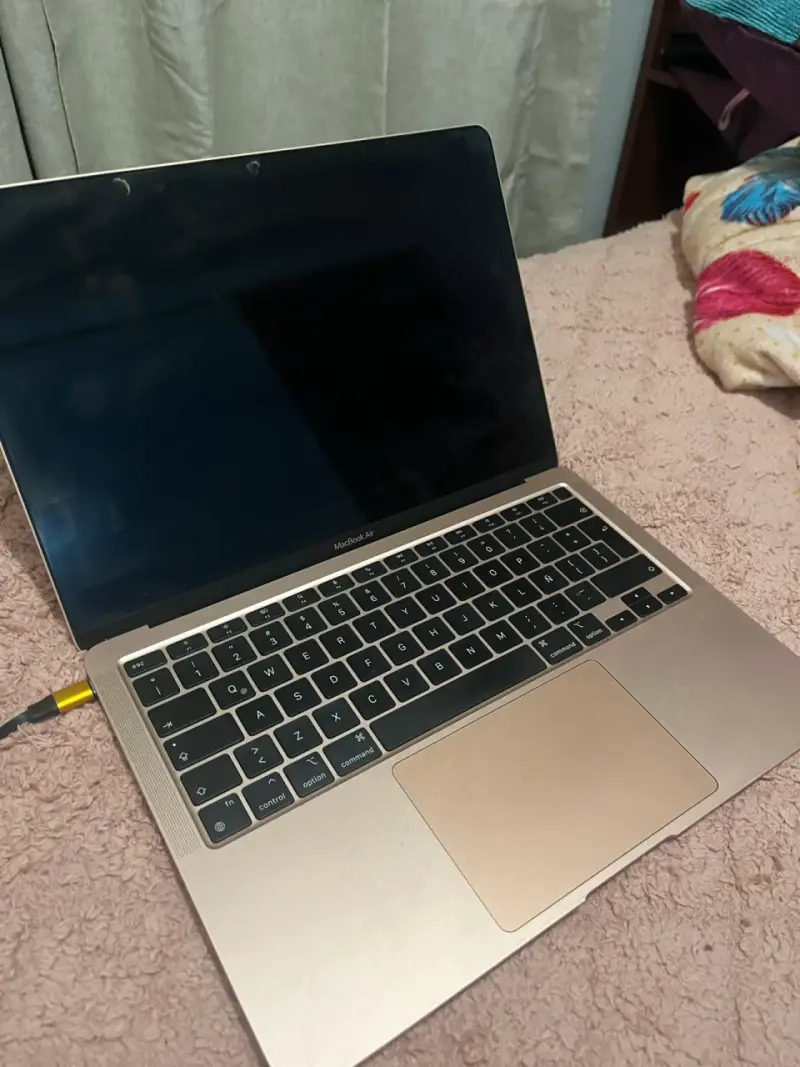 MacBook Air dorado - 4