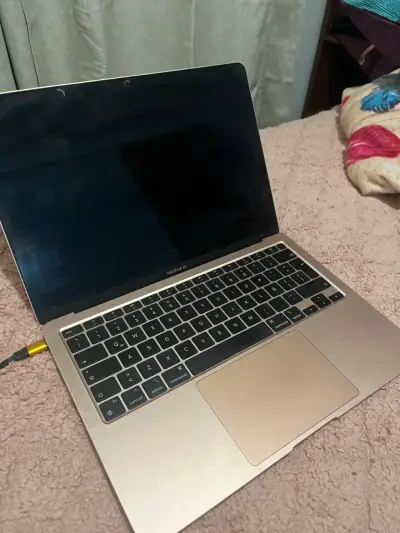 MacBook Air dorado - miniatura 4