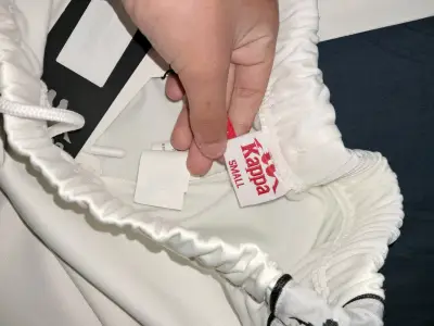 Pantalón deportivos blanco Kappa con logo - miniatura 3