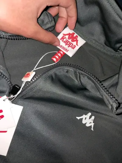 Chaqueta deportiva Kappa negra con logo - miniatura 3