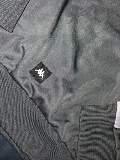 Chaqueta deportiva Kappa negra con logo - miniatura 5